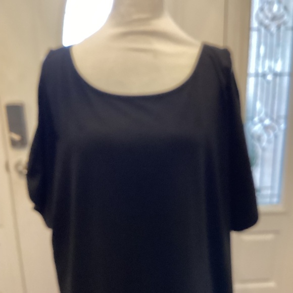 COLD SHOULDER CUT FRINGE MIDI DRESS (Size= 2XL) - Picture 6 of 10